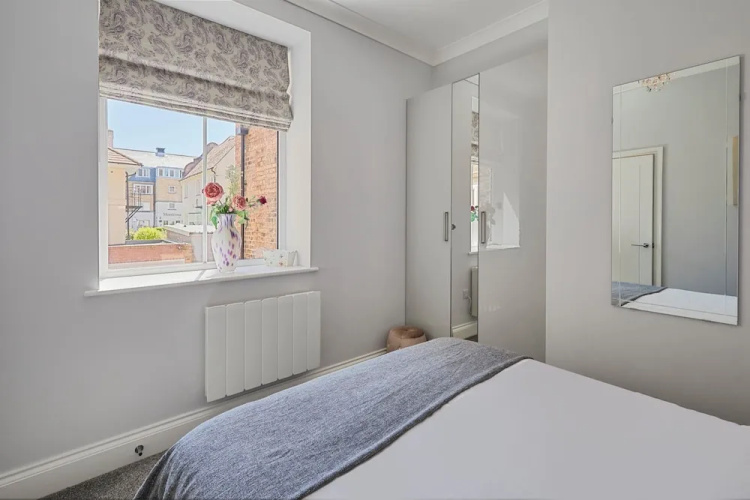 Host Stay Brooklands Timeless
