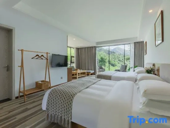 Double Family Suite with mountain view