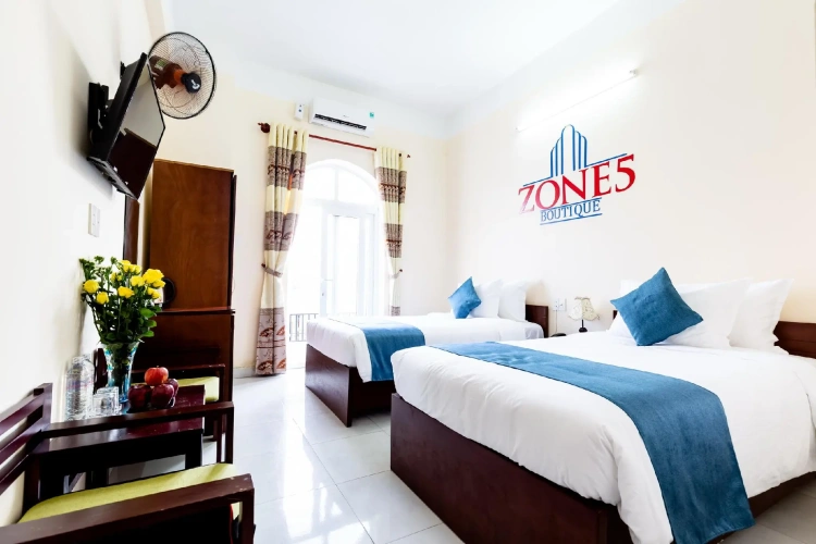 Standard Triple room