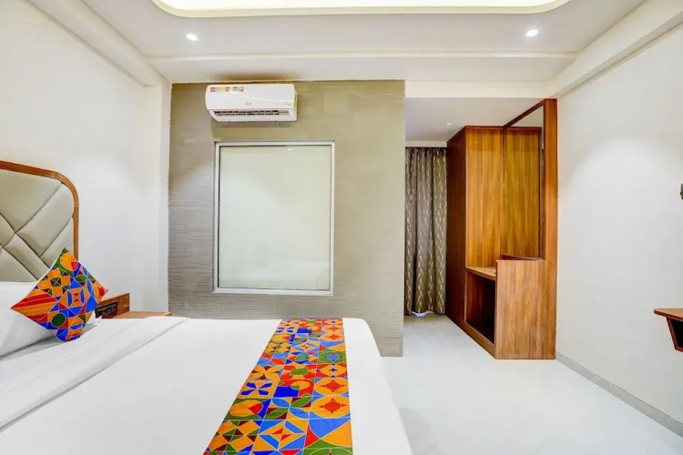 Fabhotel Mood Inn