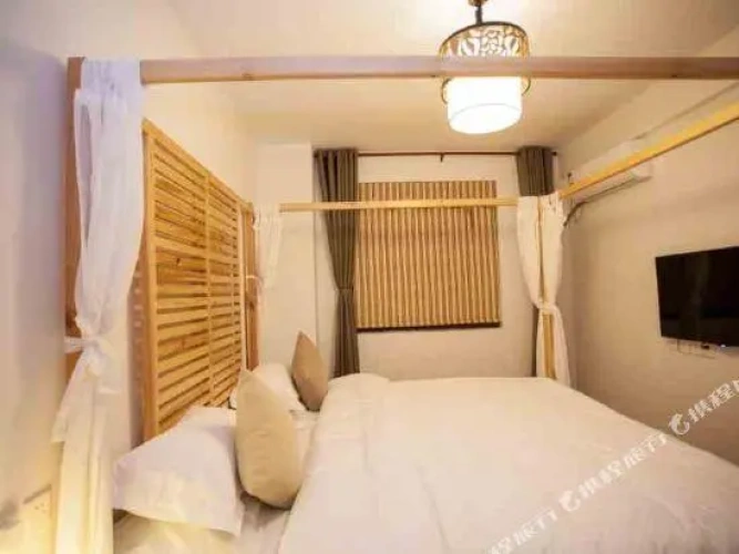 Quadruple Suite
