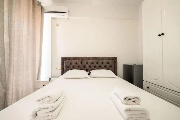 Alnes Hotel