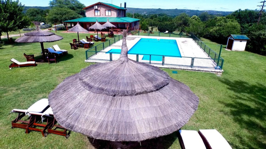 Las Cortaderas Cabanas De Tronco
