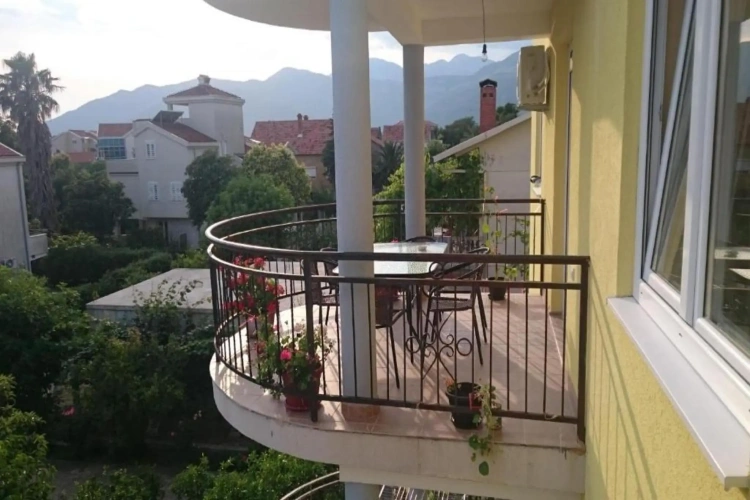 Quadruple Apartment