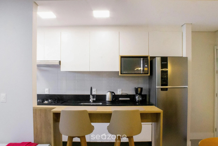 Apto moderno com piscina e churrasqueira CRR201