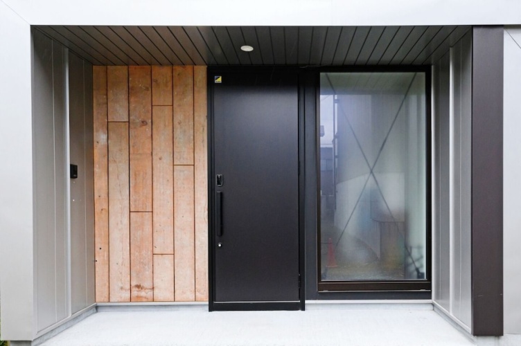 D plus one doors