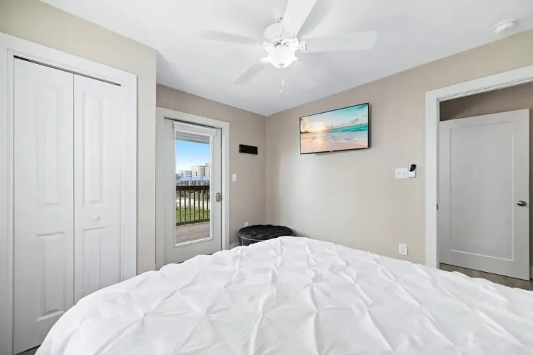Pipedreams 333 E 4 Bedroom Home