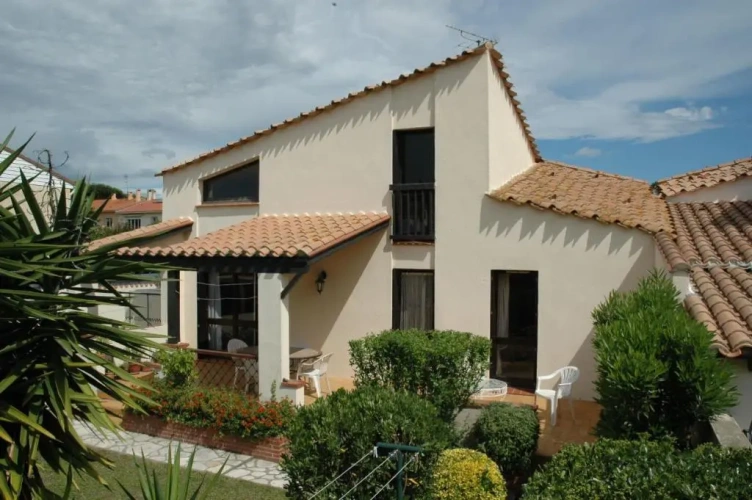 2 Bedrooms Cottage
