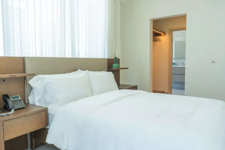 Arcadia Condo Suites