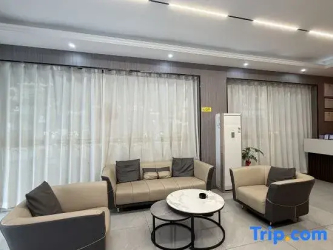 Tiandong Green Skylight Hotel