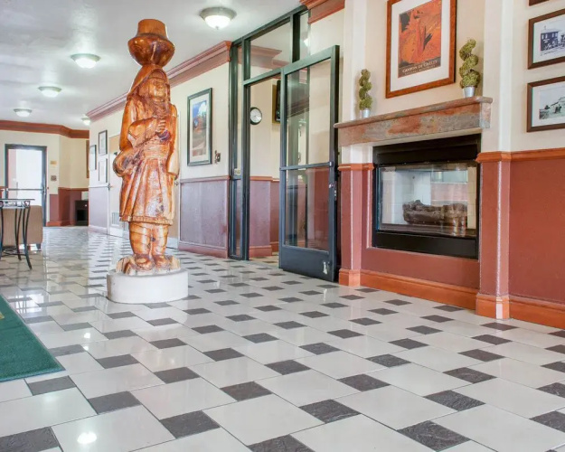 Quality Inn  Suites Gallup I-40 Exit 20
