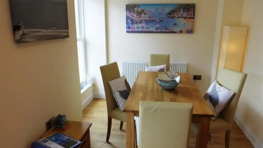 London House Apt. 2