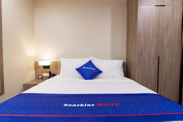 Sunshine Hotel