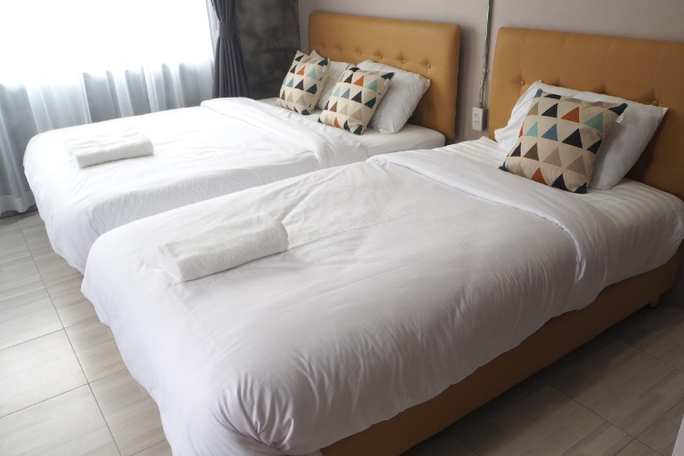 Standard Triple room