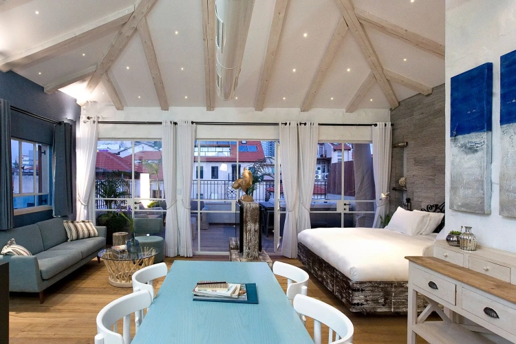 Suite with balcony