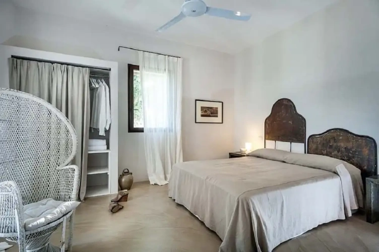 2 Bedrooms Villa
