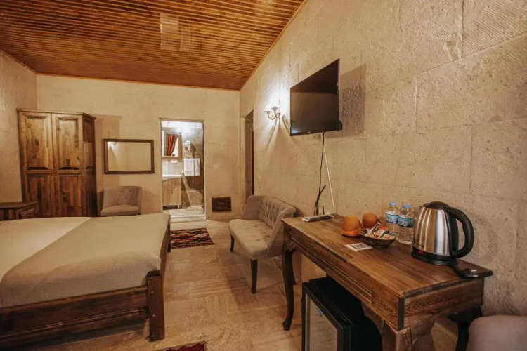Lagania Cave Suites