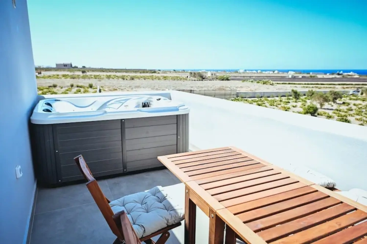 2 Bedrooms Cottage with balcony and with sea view
