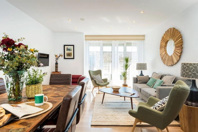3 Bedrooms Apartment