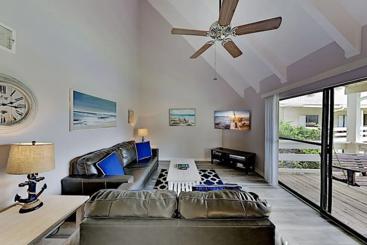 542nd98c 2 Bedroom Condo