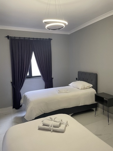 2 Bedrooms Luxury Apartment