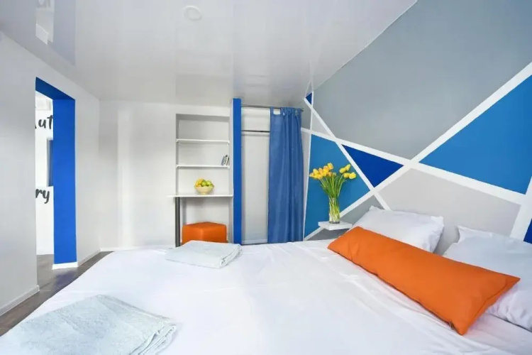 Happy Land Hotel
