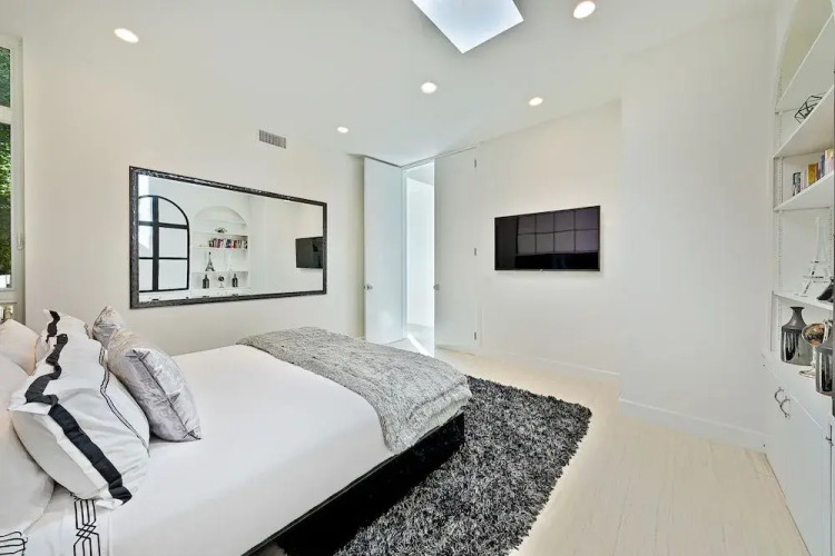 Beverly Hills Luxury Modern PalaceOver view