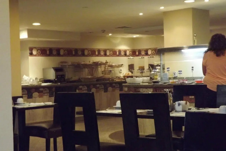 Barcelo Cairo Pyramids Hotel