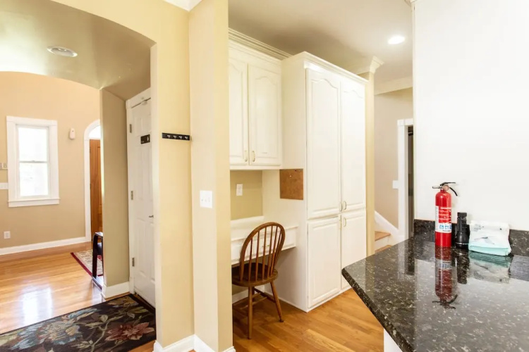1369 Brentwood Pear - studio Br Apts