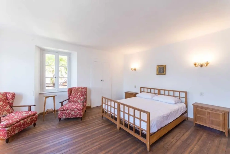 4 Bedrooms Villa with garden view