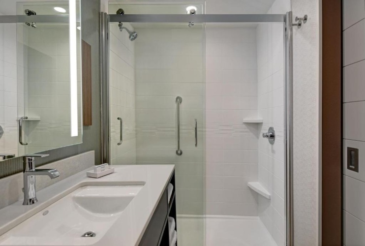 Deluxe Quadruple room with balcony