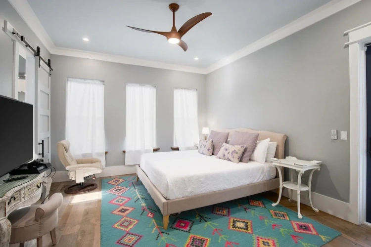 5 Bedrooms Cottage