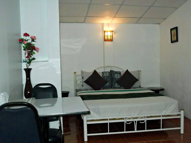 P California Inter Hostel