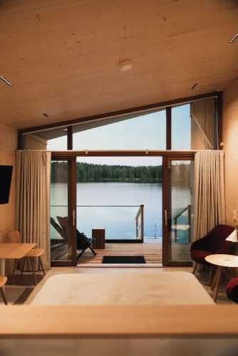 Bella Lake Resort