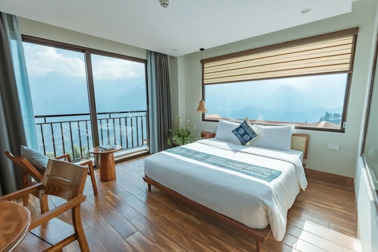 Standard Double room with balcony and with mountain view