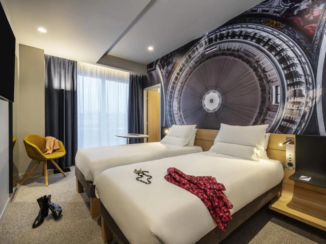 Standard Twin room