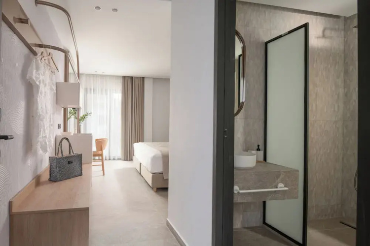 Olenia Suites
