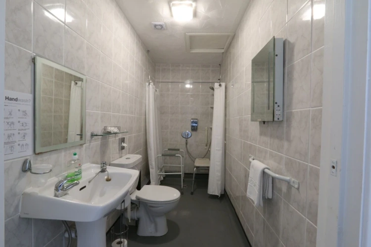 Standard Twin Basement room