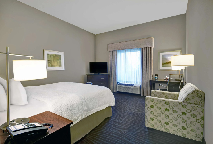 Hampton Inn & Suites Robbinsville
