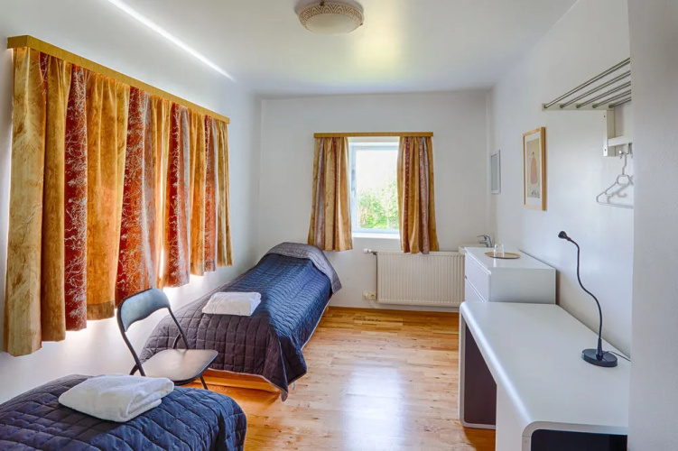 Hellisholar Guesthouse