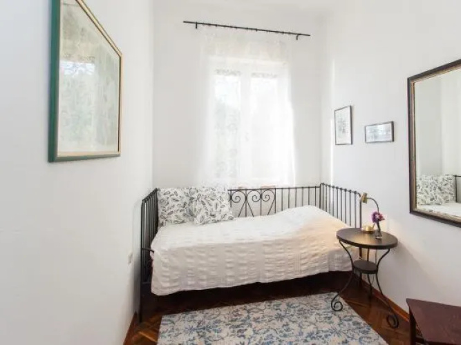 Apartment Ira