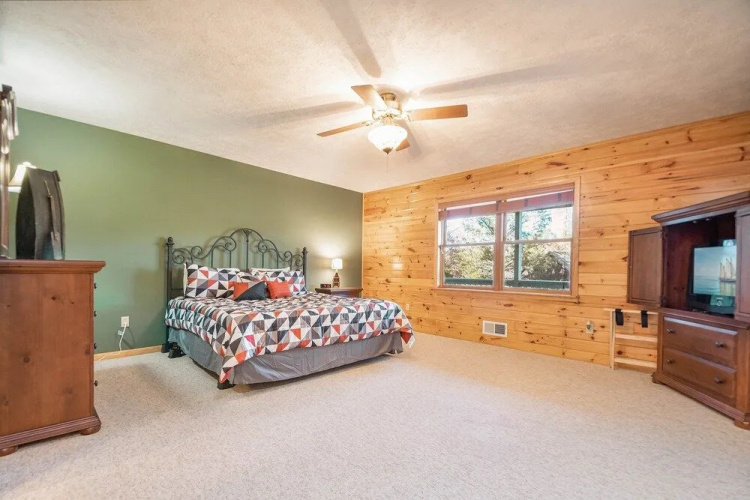 Fore Seasons Getaway by Taylor Made Deep Creek