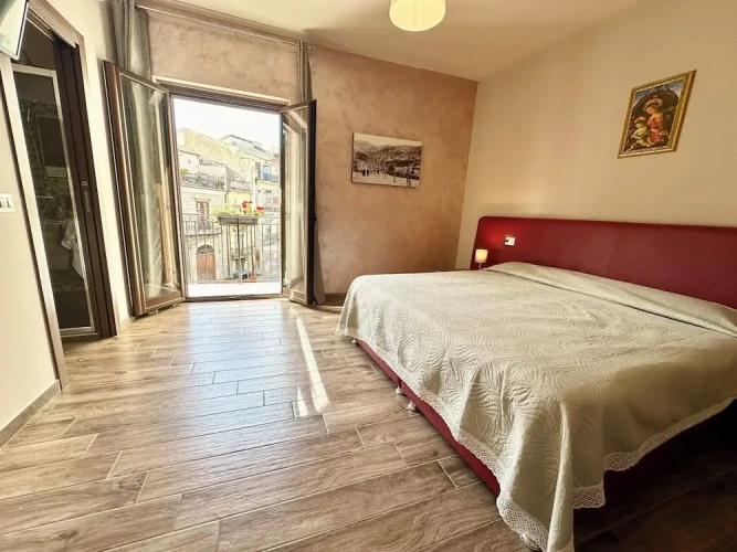Deluxe Triple room with balcony