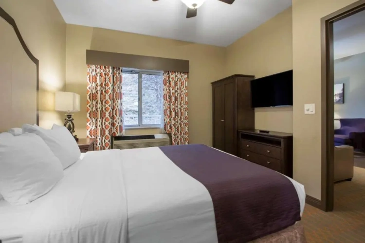 2 Bedrooms Deluxe Suite