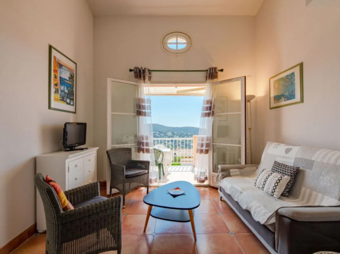 Le Petit Village 36069