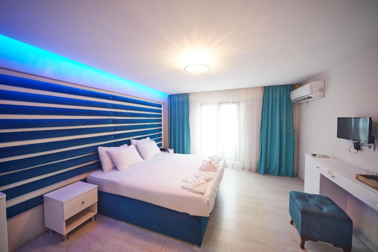 Deluxe Suite