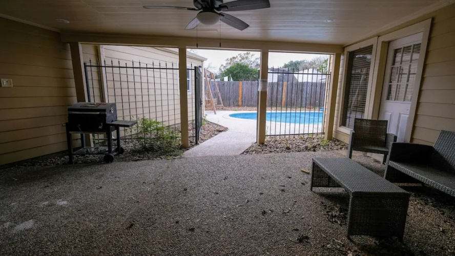 3Bdrm 2.5Bath 6Beds - Pool House