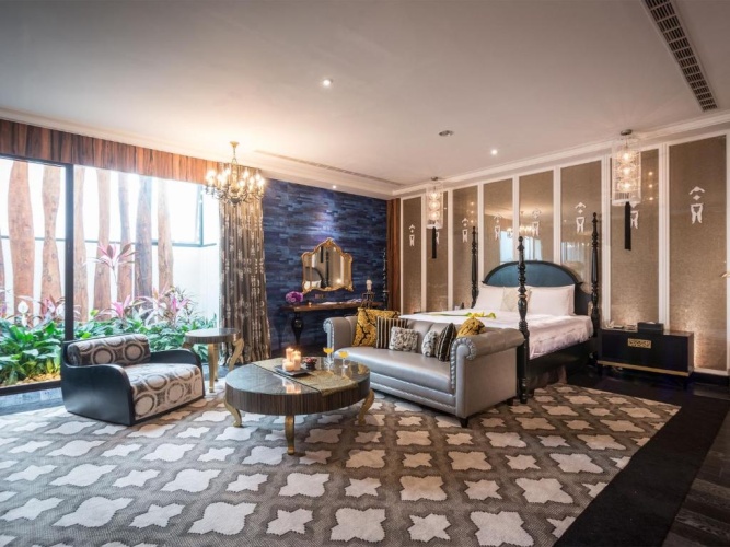 Deluxe Suite
