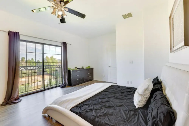 Rooftop Skyline Views! Family-friendly Phoenix Gem