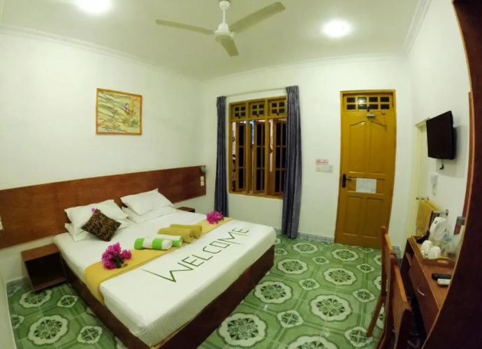 Adroit Beach Inn